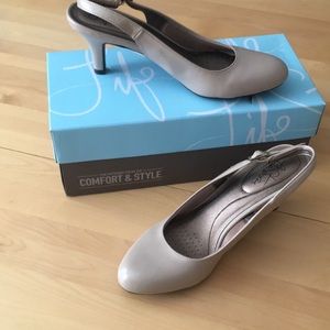 Beautiful taupe Life Stride shoes